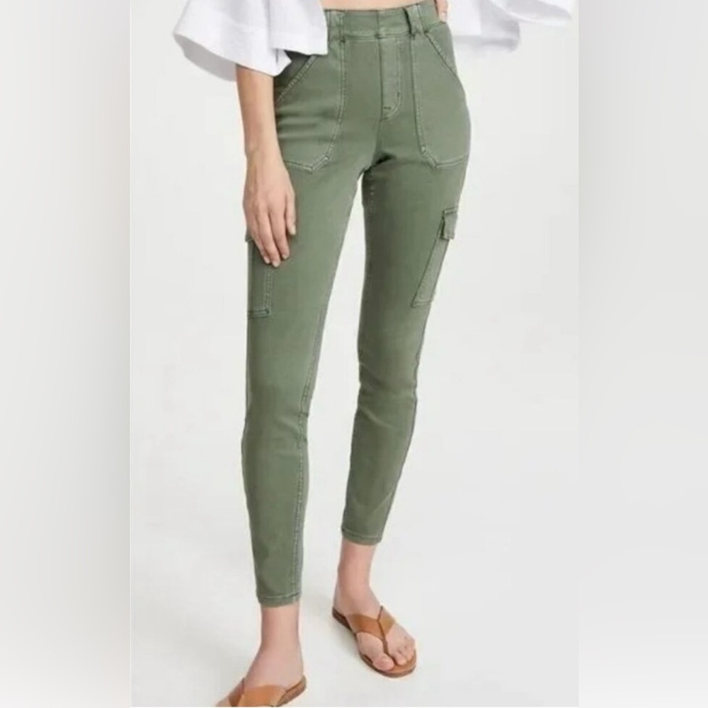 Spanx | Stretch Twill Ankle Cargo Pants - size medium